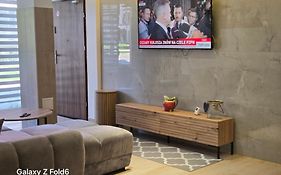 Apartment Step-Free
